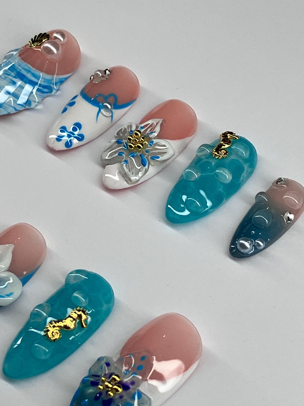 Ocean Vibes Press On Nails: 3D Shell Water Design