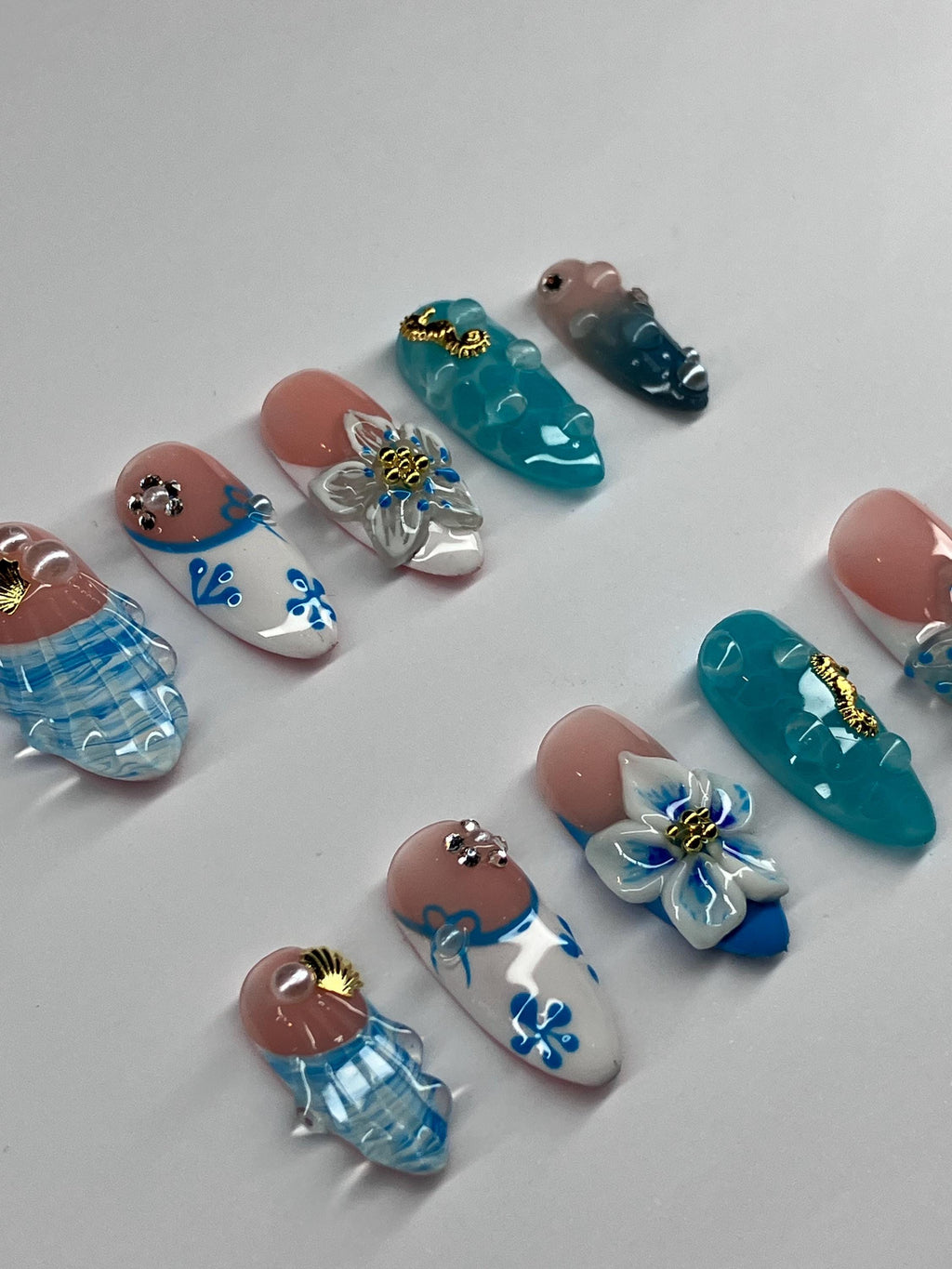 Ocean Vibes Press On Nails: 3D Shell Water Design