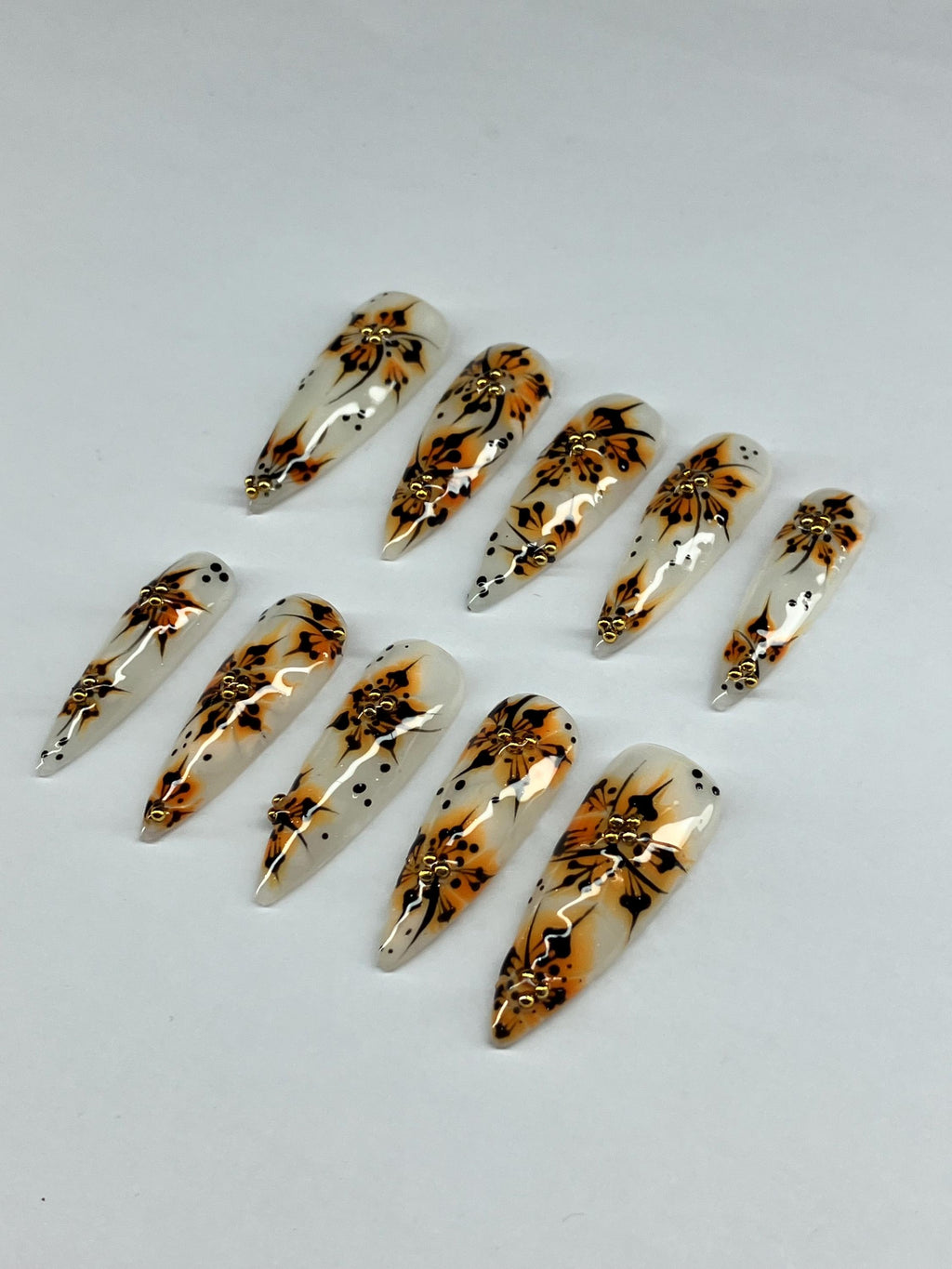 tiger Lilly press on nails with application pack