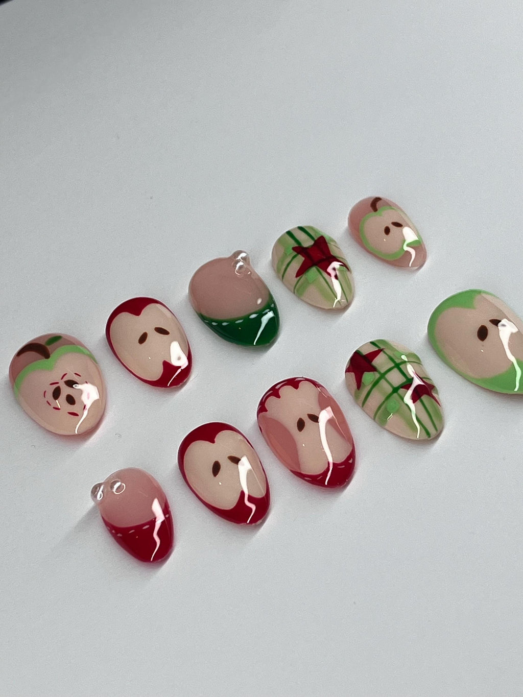 Apple Design Press On Nails: Summer Nail Art with Application Pack