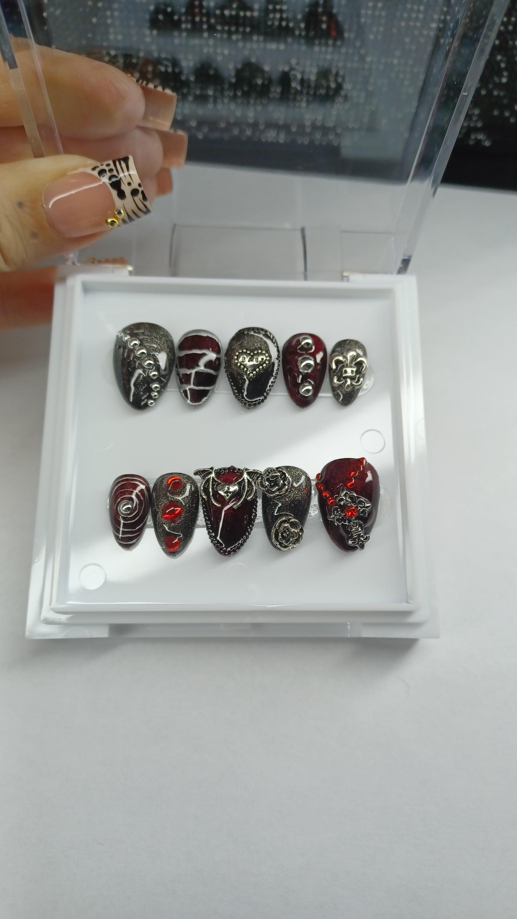 Custom Press On Nails: 3D Nail Art, Luxury Manicure