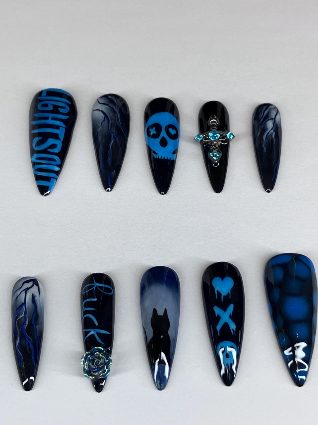Press On Nails, Gothic Rose Lightning Bolt Design