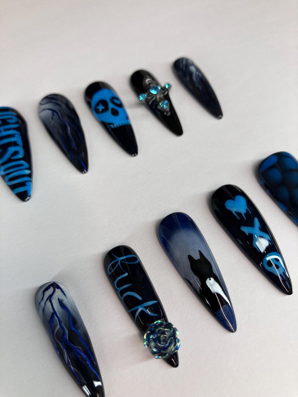 Press On Nails, Gothic Rose Lightning Bolt Design