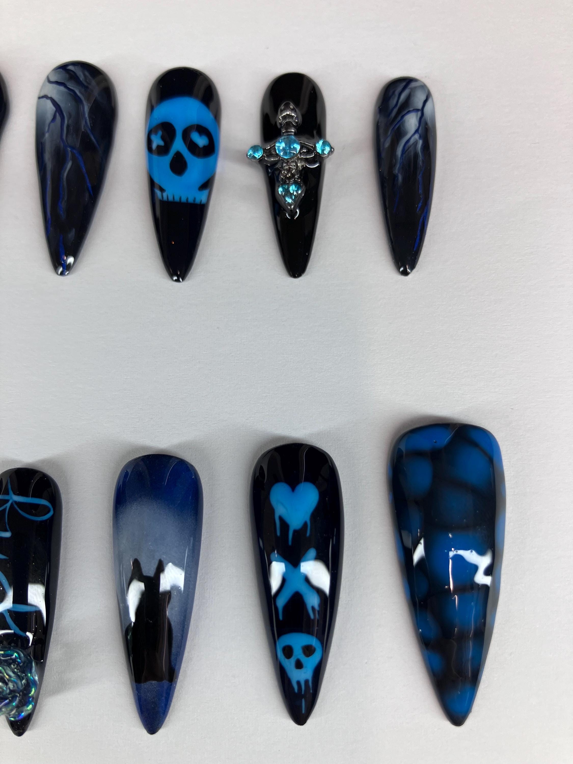 Press On Nails, Gothic Rose Lightning Bolt Design