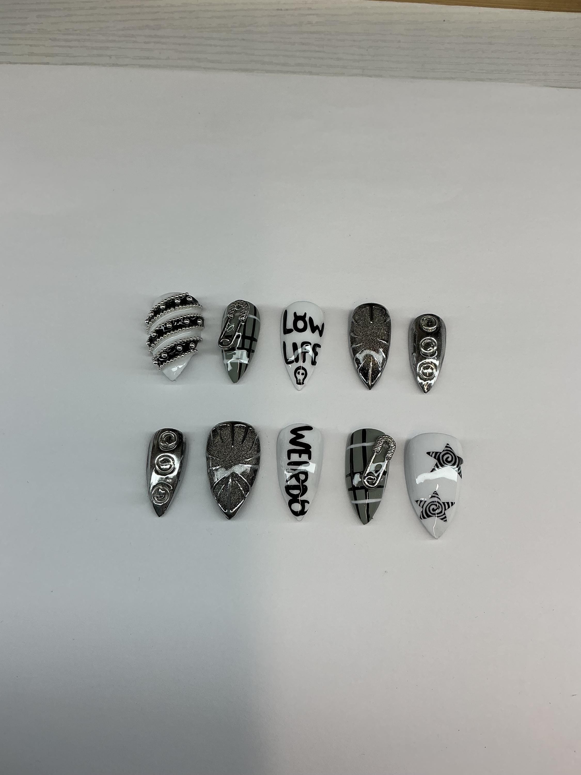 LOWLIFE Gothic Punk Press On Nails, 3D Cat Eye Art, Handmade Application Pack