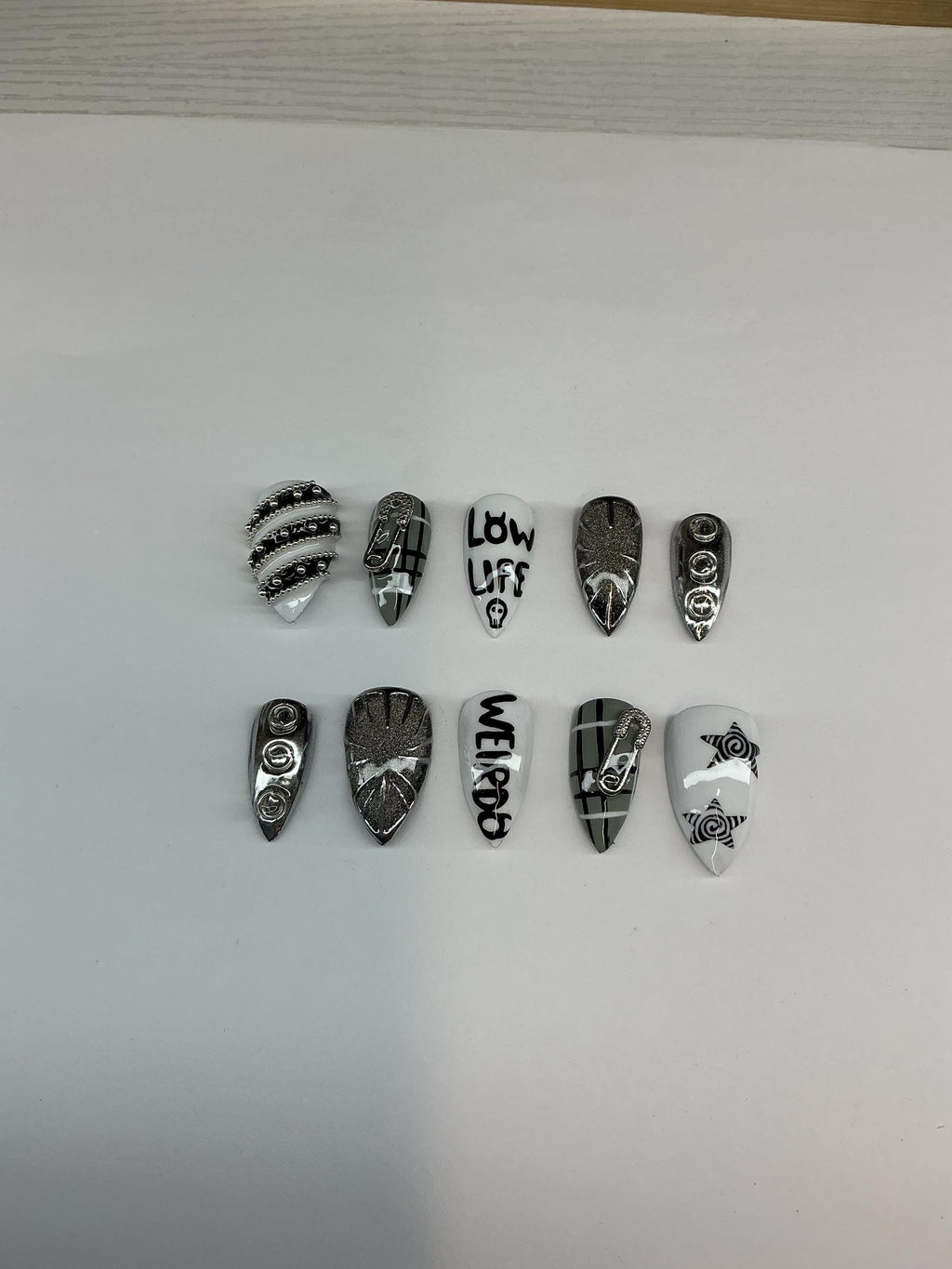 LOWLIFE Gothic Punk Press On Nails, 3D Cat Eye Art, Handmade Application Pack