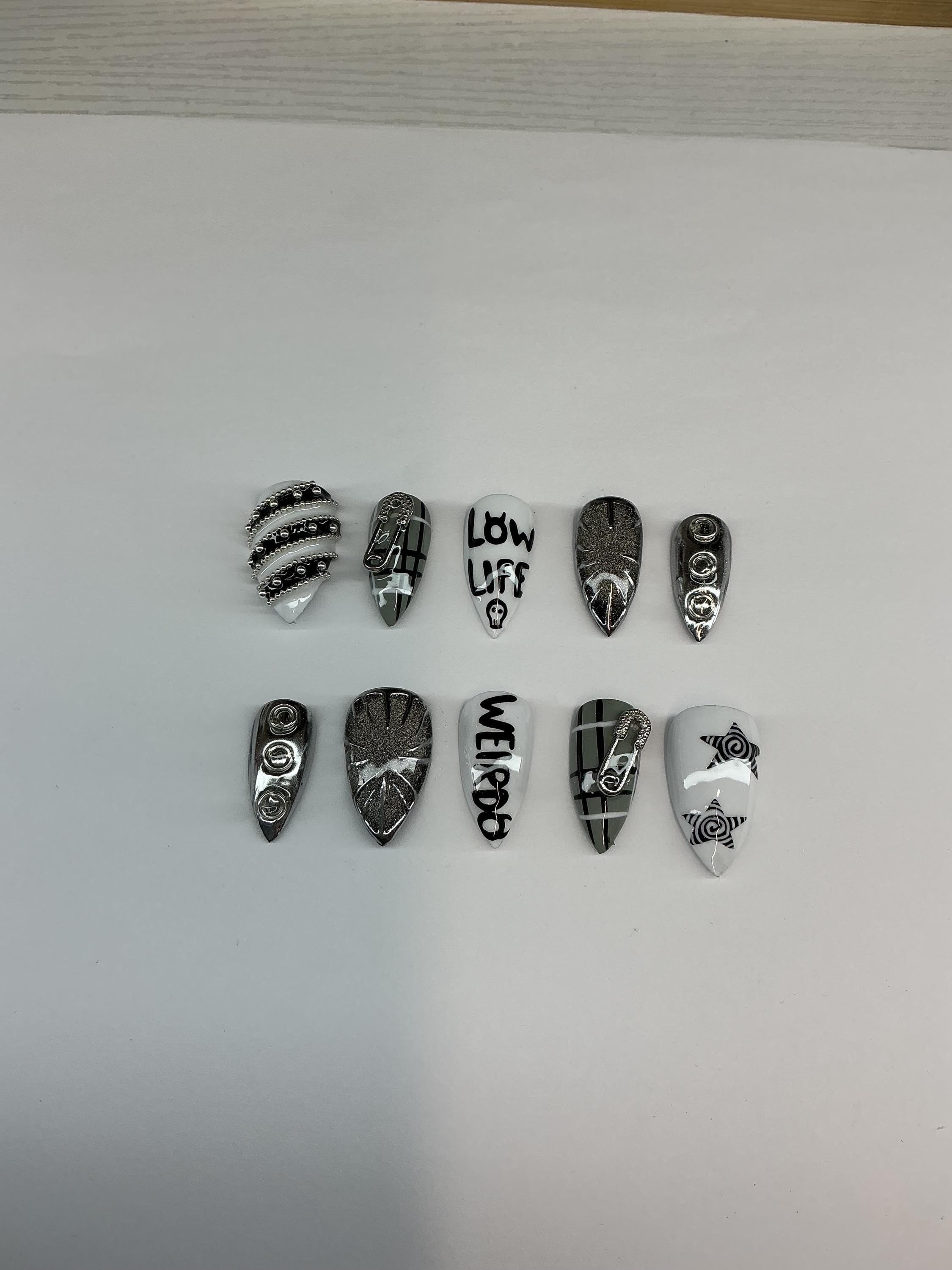 LOWLIFE Gothic Punk Press On Nails, 3D Cat Eye Art, Handmade Application Pack