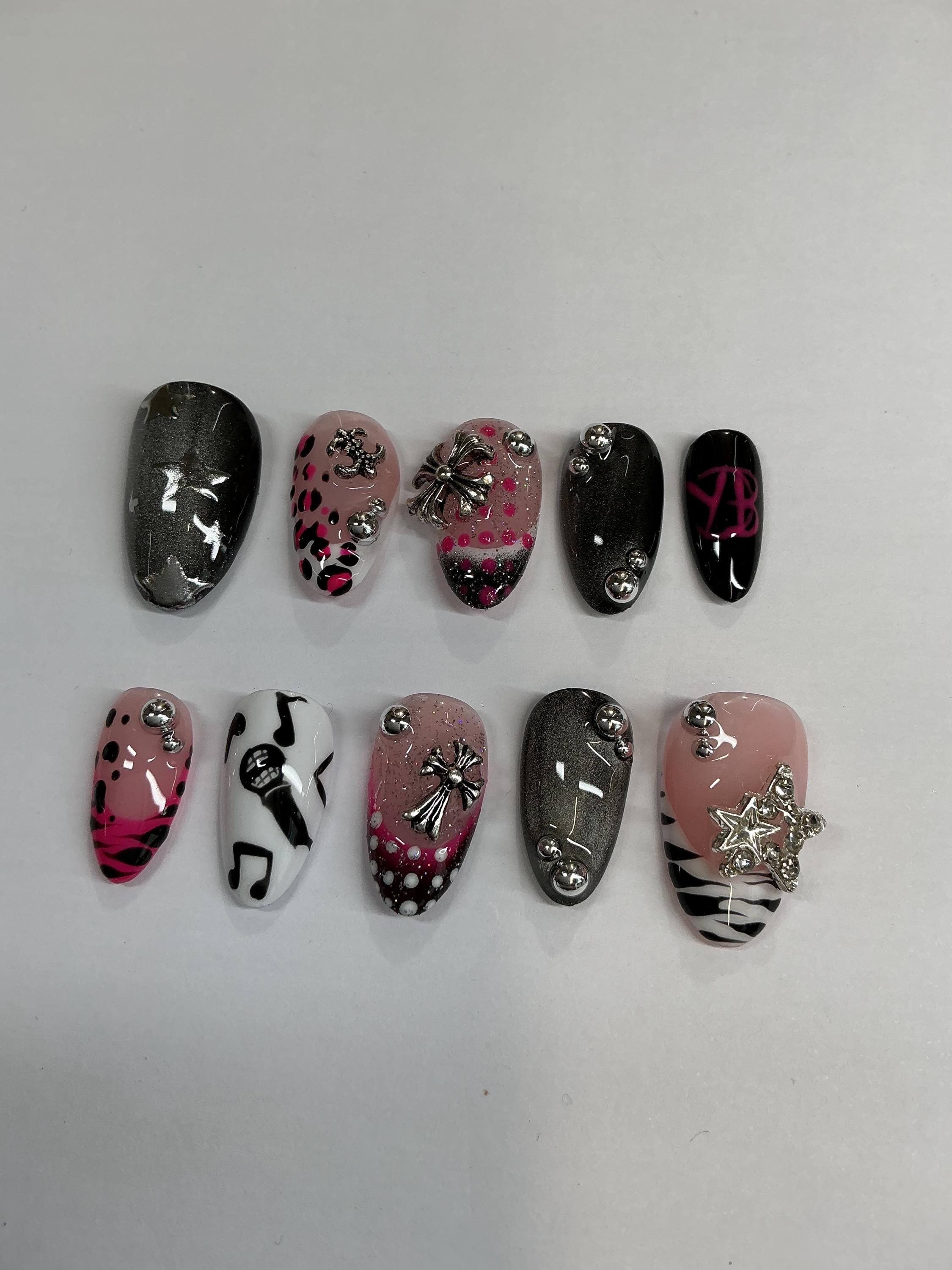 YB animal print Y2K design press on nails with application pack