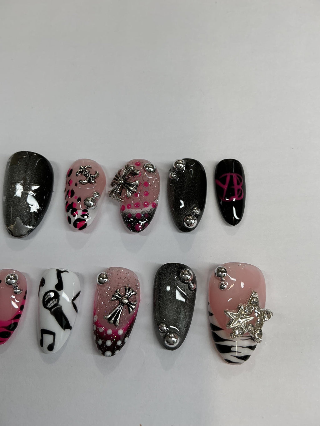YB animal print Y2K design press on nails with application pack