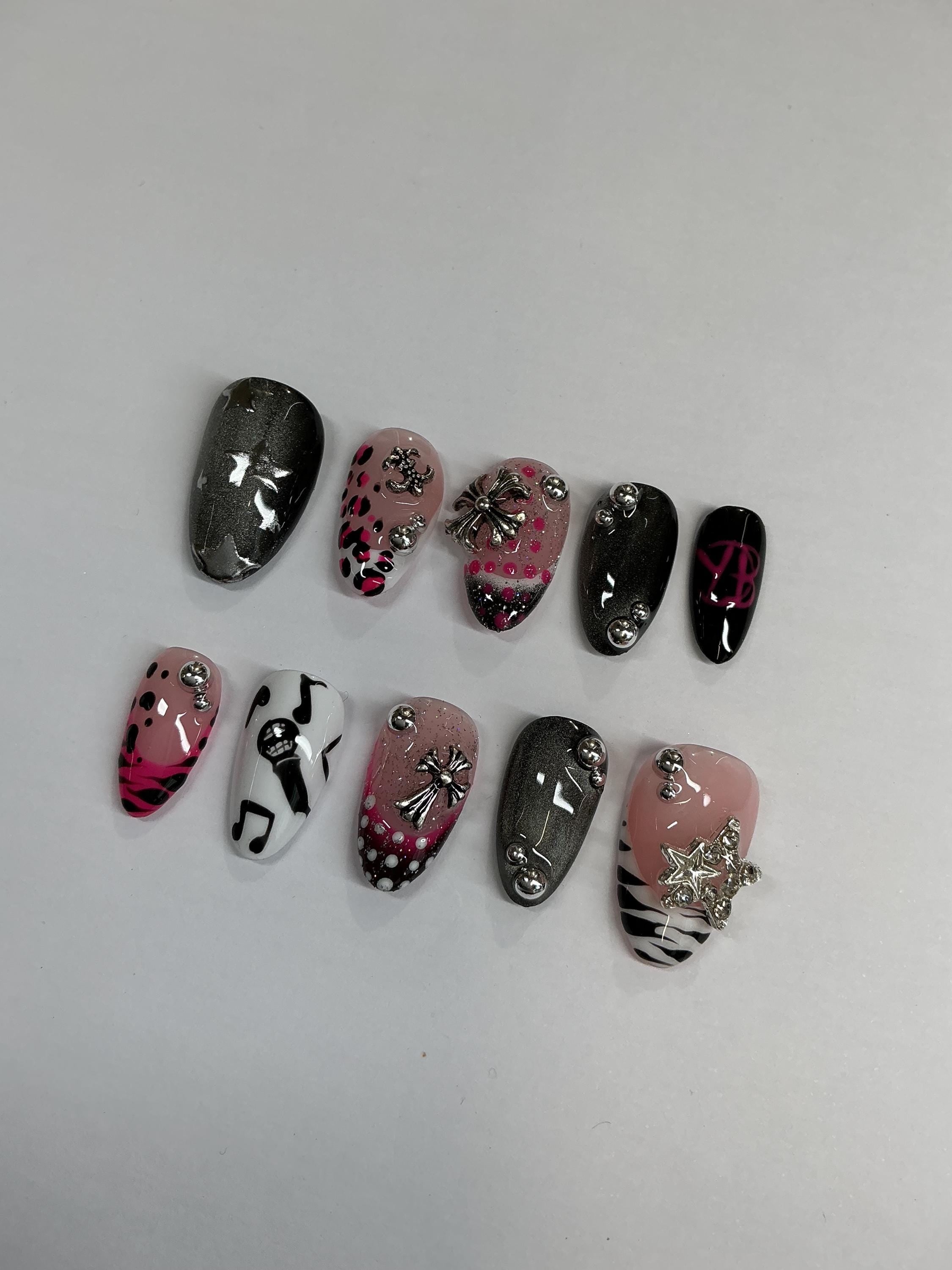 YB animal print Y2K design press on nails with application pack