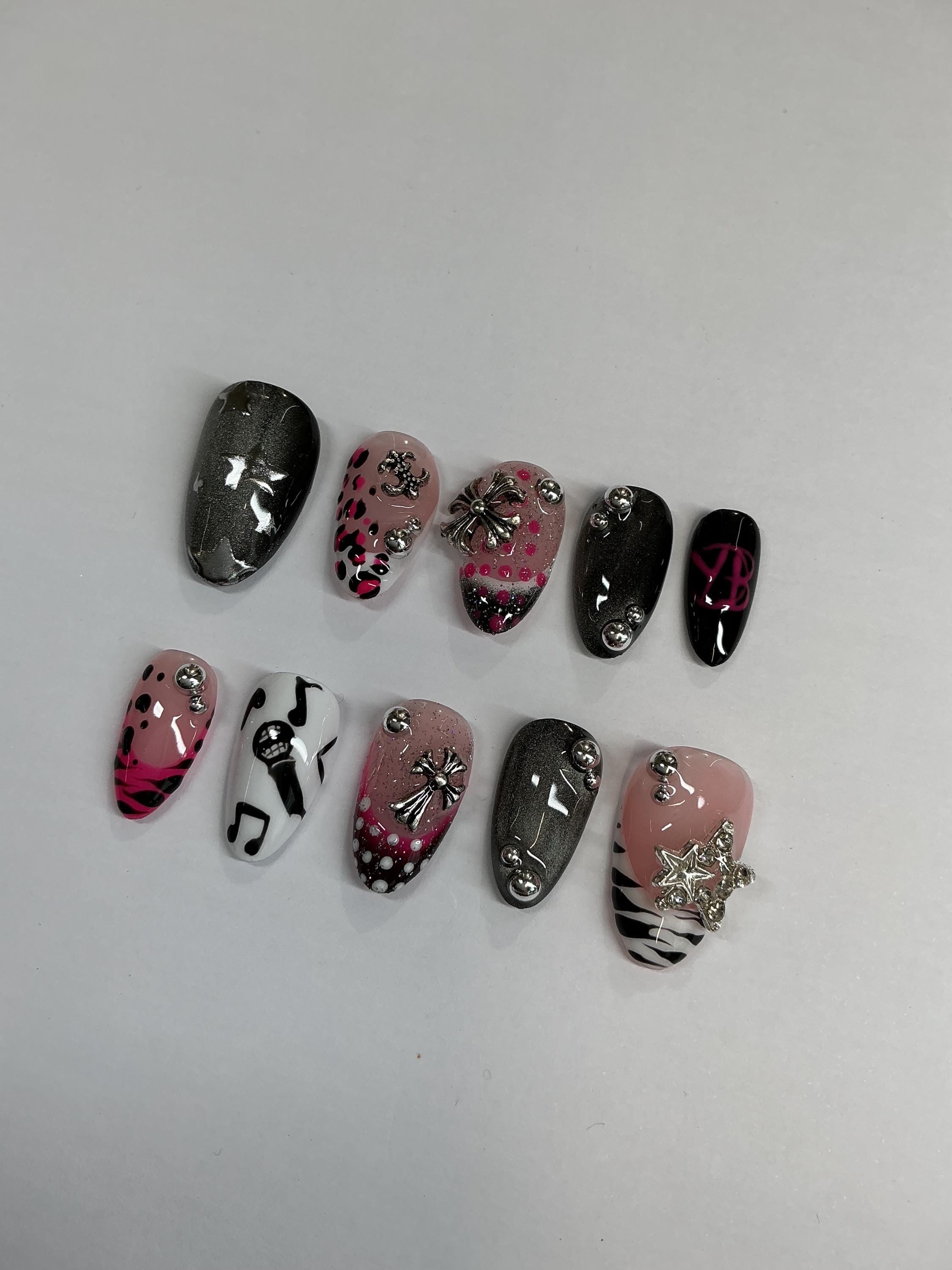 YB animal print Y2K design press on nails with application pack