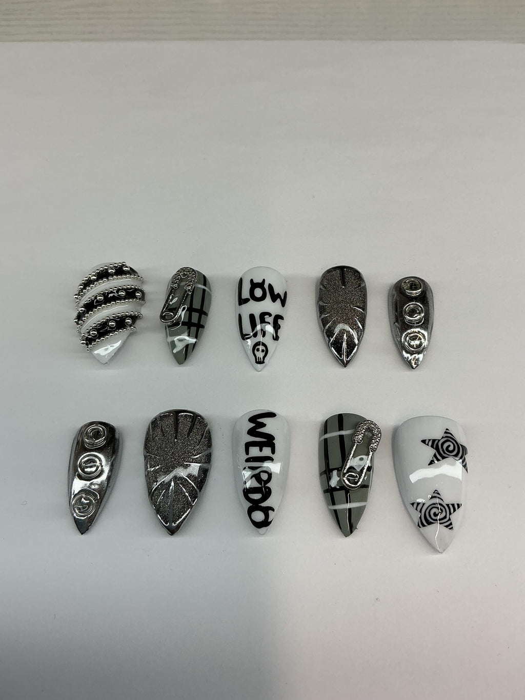 LOWLIFE Gothic Punk Press On Nails, 3D Cat Eye Art, Handmade Application Pack