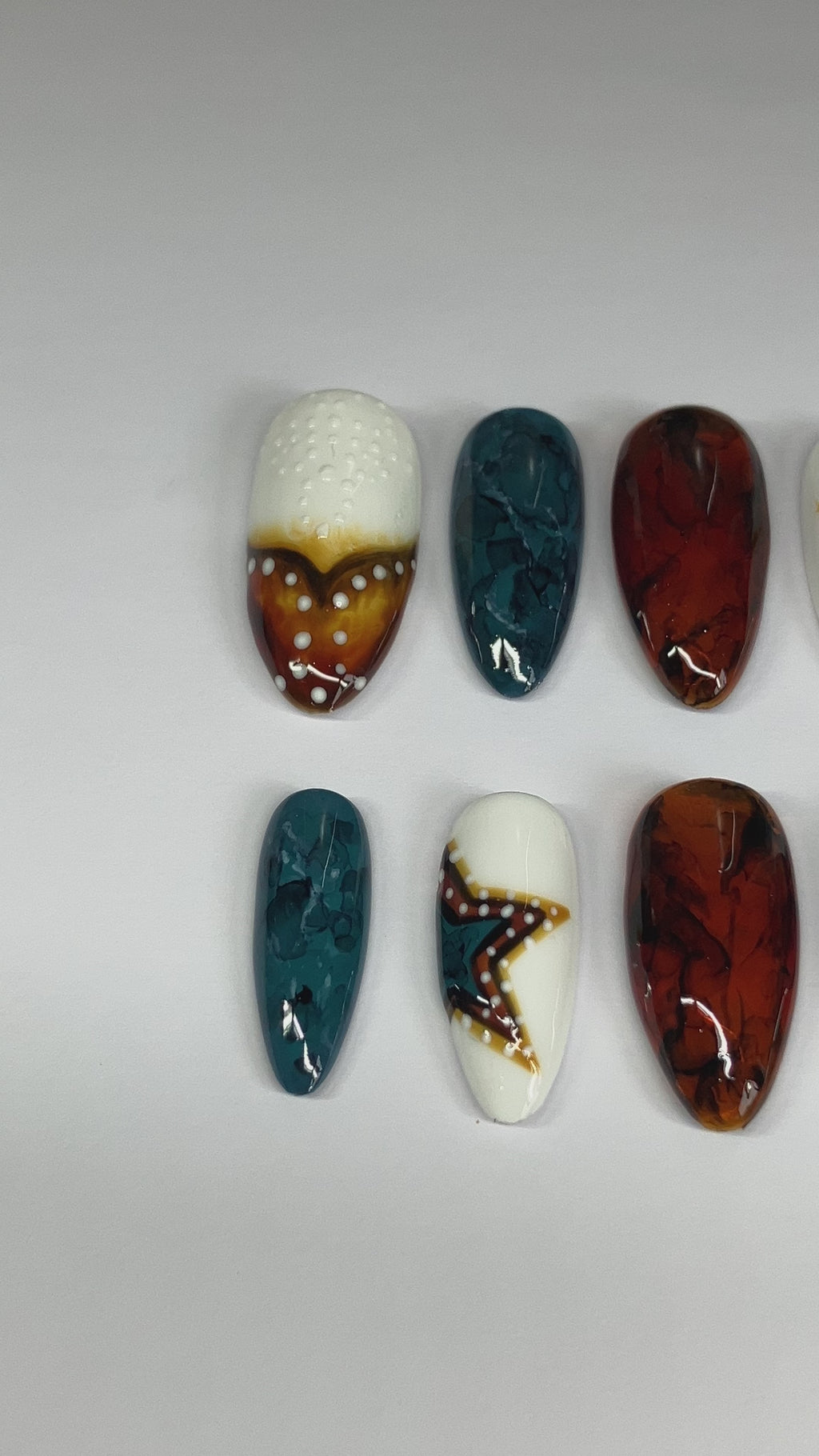 Western inspired press on nails,application pack included.